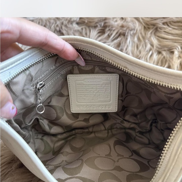 Y2K Coach mini Cream Shoulder Bag - Picture 8 of 9